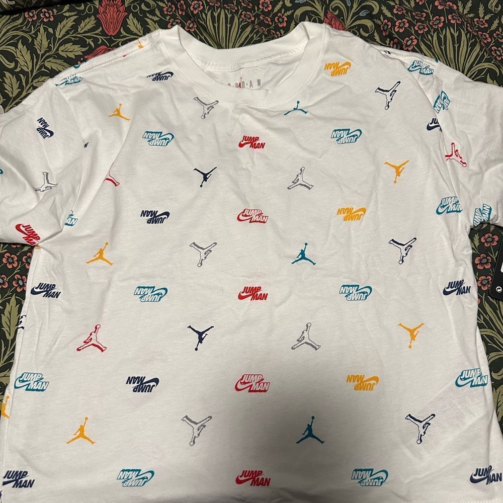 Nike Girls White Graphic T-Shirt
